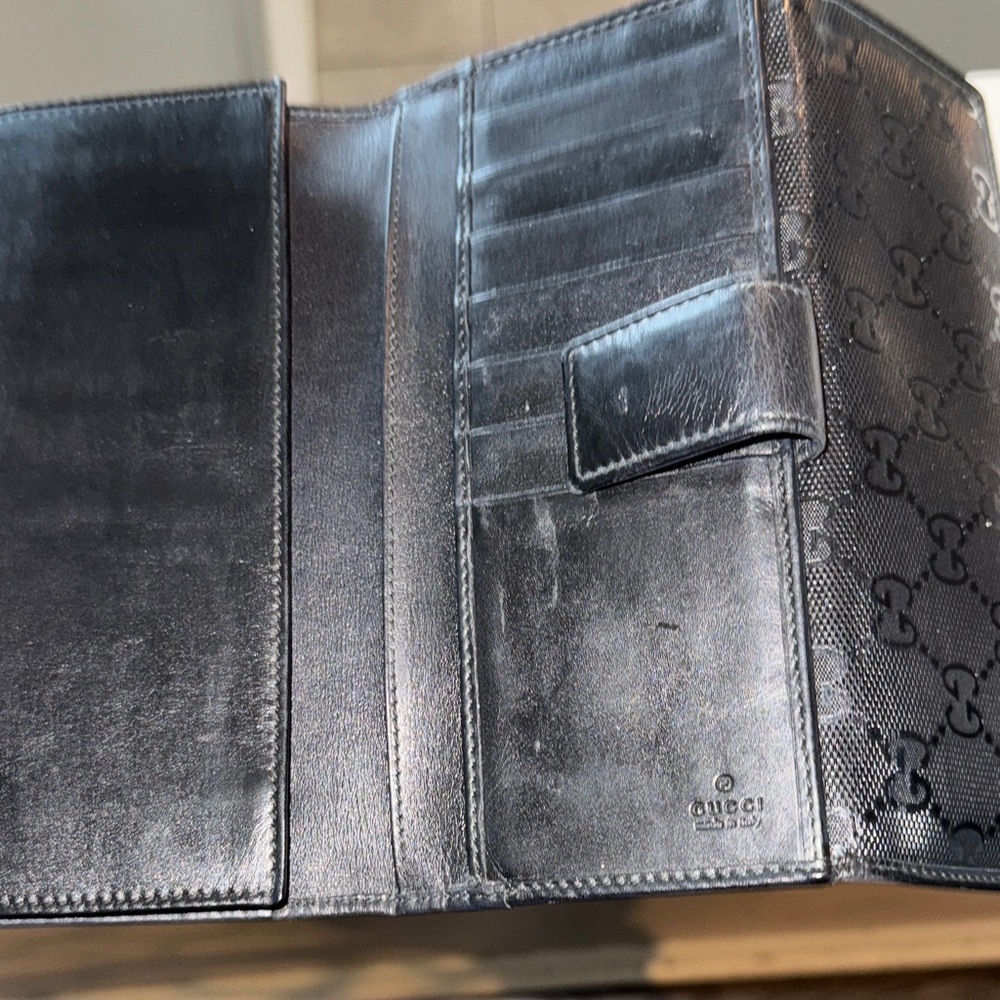 Authentic Gucci Black Embossed Wallet with box and Silver hardware!!! - Picture 4 of 14